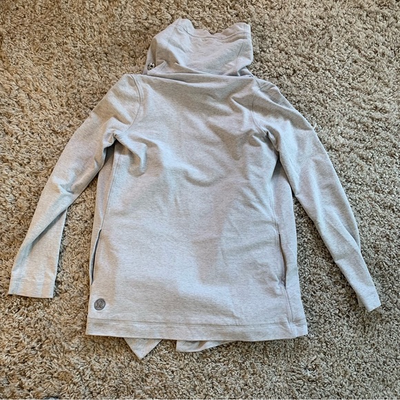 Lululemon Savasana Wrap Size 4 - Picture 12 of 16